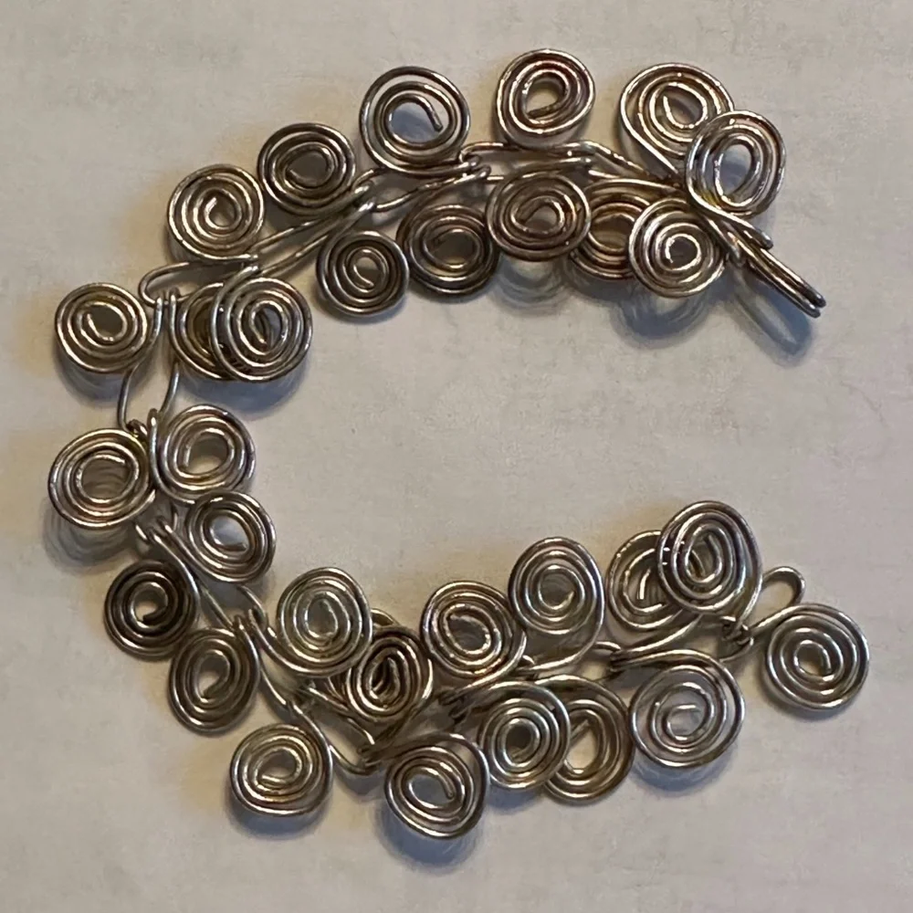 VINTAGE Silver plated Wire Wrap 7 1/2” long Bracelet with aged patina - Picture 7 of 10